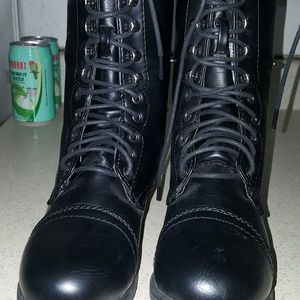 Combat boots